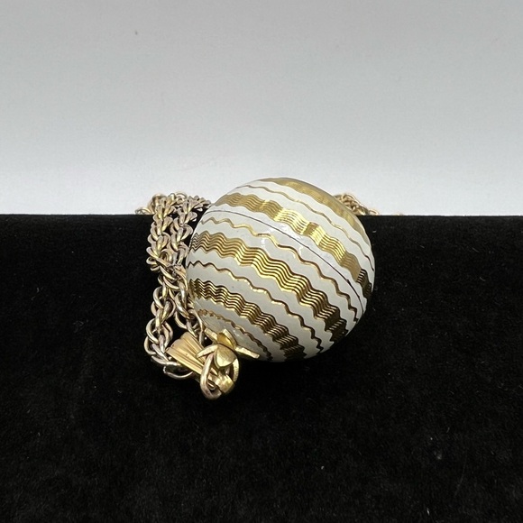 Vintage Caravelle Japan Orb Watch Necklace - Picture 4 of 6